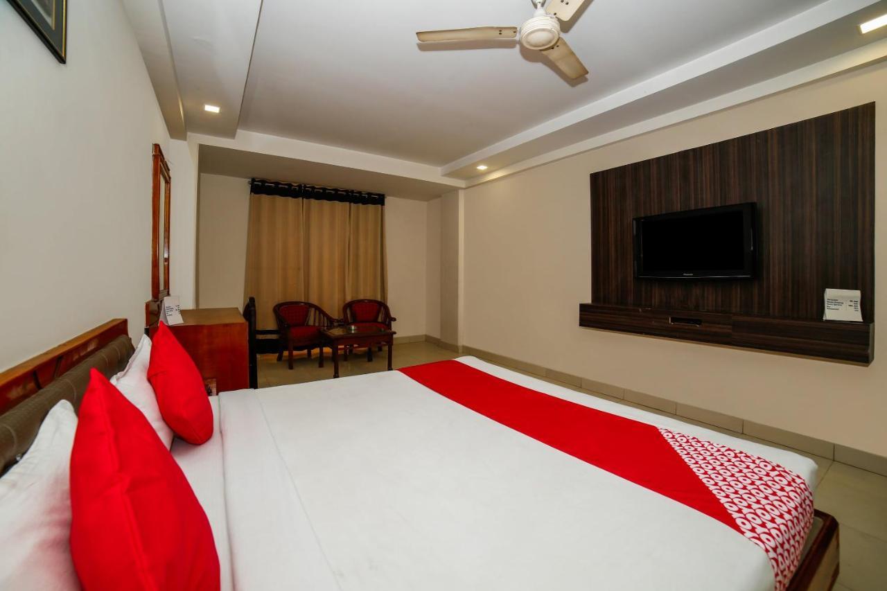 Hotel Shelter Гвалиор Экстерьер фото