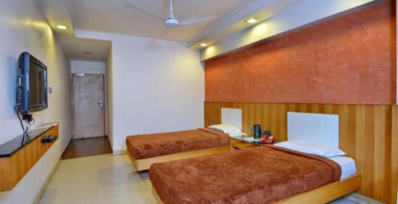 Hotel Shelter Гвалиор Экстерьер фото