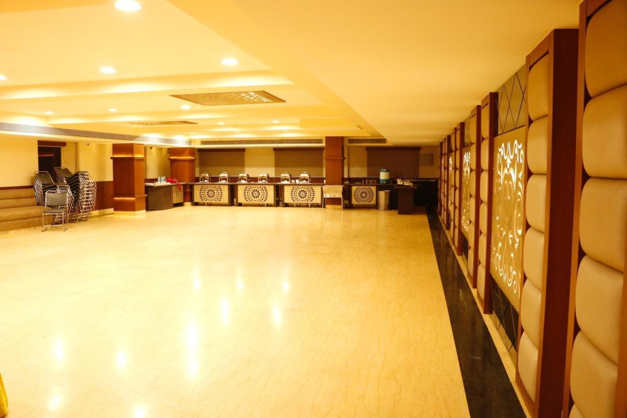 Hotel Shelter Гвалиор Экстерьер фото