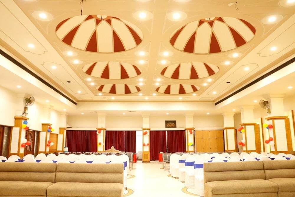 Hotel Shelter Гвалиор Экстерьер фото